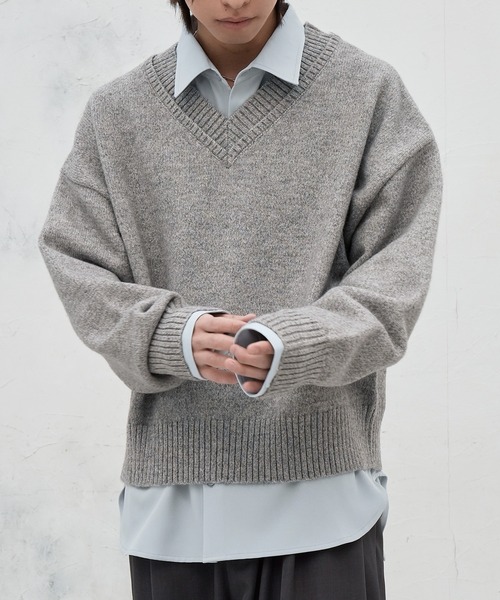 welise（ウェライズ）の「【welise/ウェライズ】マルチプルファンクションズ オーバースリーブ ショート丈 2重襟Vネックニット（ニット/セーター・メンズ・レッド/オフホワイト/チャコールグレー/杢グレー/ブラック系その他/ダークネイビー・L/S/M）」の4枚目の写真