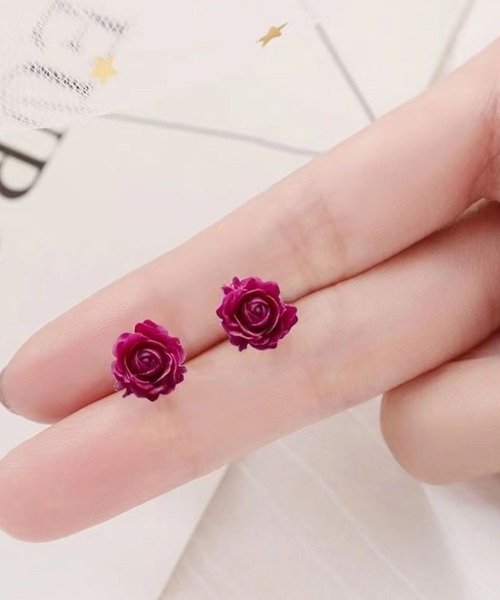 yu-ka（ユーカ）の「YU-KA:ローズデザインスタッドピアス Rose  design stud pierce（ピアス（両耳用）・レディース・ワインレッド/ホワイト・FREE）」の3枚目の写真