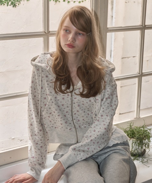 Birthday room（バースデイルーム）の「小花柄スウェットパーカー/Small floral print hoodie（パーカー・レディース・オートミール/ネイビー・FREE）」の11枚目の写真