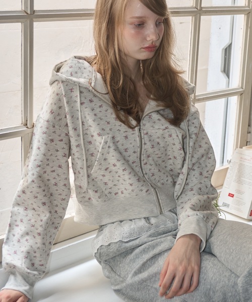 Birthday room（バースデイルーム）の「小花柄スウェットパーカー/Small floral print hoodie（パーカー・レディース・オートミール/ネイビー・FREE）」の8枚目の写真