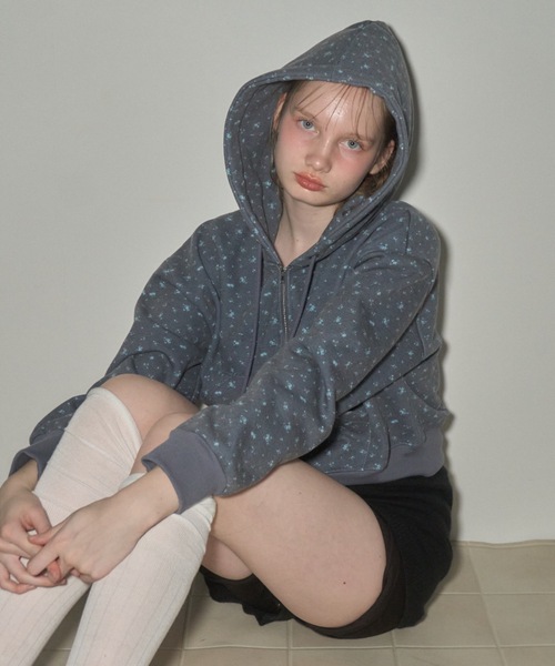 Birthday room（バースデイルーム）の「小花柄スウェットパーカー/Small floral print hoodie（パーカー・レディース・オートミール/ネイビー・FREE）」の5枚目の写真