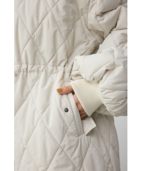 AZUL by moussy(アズールバイマウジー)の「キルティング中綿ミドルコート(ブルゾン・レディース・アイボリー/ブラック・SMALL/MEDIUM)」の15枚目の写真