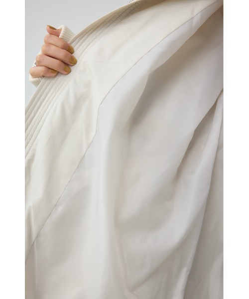 AZUL by moussy(アズールバイマウジー)の「キルティング中綿ミドルコート(ブルゾン・レディース・アイボリー/ブラック・SMALL/MEDIUM)」の16枚目の写真