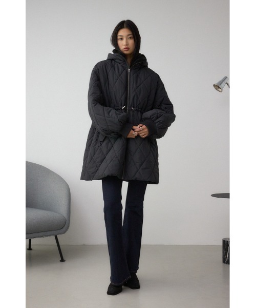 AZUL by moussy(アズールバイマウジー)の「キルティング中綿ミドルコート(ブルゾン・レディース・アイボリー/ブラック・SMALL/MEDIUM)」の21枚目の写真