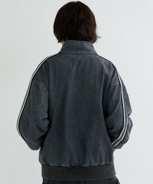 A.D.C.L.（エーディーシーエル）の「トラックライン付き オーバーサイズ デニムジャケット（Gジャン）（デニムジャケット・レディース・ブラック/ブルー・M/L）」の20枚目の写真