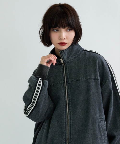 A.D.C.L.（エーディーシーエル）の「トラックライン付き オーバーサイズ デニムジャケット（Gジャン）（デニムジャケット・レディース・ブラック/ブルー・M/L）」の5枚目の写真
