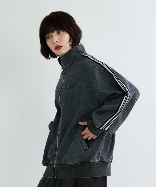 A.D.C.L.（エーディーシーエル）の「トラックライン付き オーバーサイズ デニムジャケット（Gジャン）（デニムジャケット・レディース・ブラック/ブルー・M/L）」の6枚目の写真