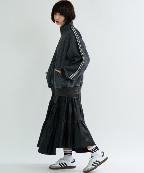 A.D.C.L.（エーディーシーエル）の「トラックライン付き オーバーサイズ デニムジャケット（Gジャン）（デニムジャケット・レディース・ブラック/ブルー・M/L）」の12枚目の写真