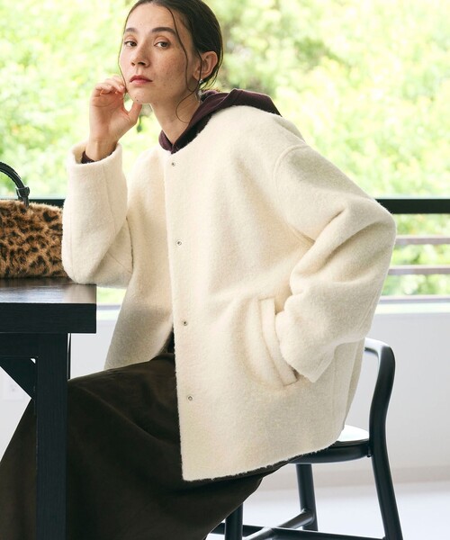 BEAUTY&YOUTH UNITED ARROWS(ビューティーアンドユースユナイテッドアローズ)の「ブークレ ノーカラーブルゾン(その他アウター・レディース・ダークグレー/オフホワイト/ライトグレー・XS/M/S)」の2枚目の写真