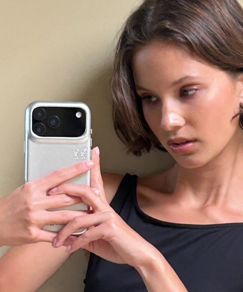 Urban Sophistication(アーバンソフィスティケーション)の「THE SKINNY CASE iPhoneケース スマホケース iPhone17 17Pro 17ProMax シンプル 無地(スマホケース/カバー・レディース・シルバー/アイボリー/ベビーピンク/ライトピンク/ピンク/イエロー・iPhone 17/iPhone 17 Pro/iPhone 17 Pro Max)」の6枚目の写真