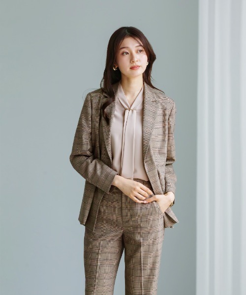 WHITE JOOLA（ホワイトジョーラ）の「【 洗える・接触冷感 】とろみデシン・ボウタイデザインブラウス（シャツ/ブラウス・レディース・オフホワイト/グレイッシュブルー/ベージュ・S/M/L）」の10枚目の写真