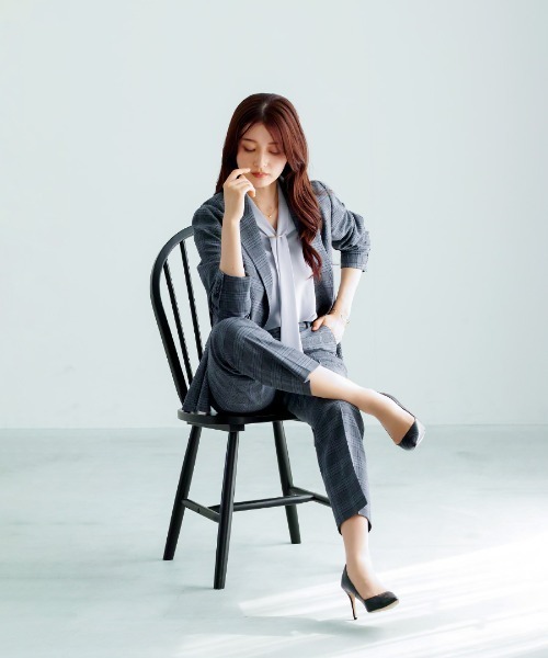 WHITE JOOLA（ホワイトジョーラ）の「【 洗える・接触冷感 】とろみデシン・ボウタイデザインブラウス（シャツ/ブラウス・レディース・オフホワイト/グレイッシュブルー/ベージュ・S/M/L）」の17枚目の写真