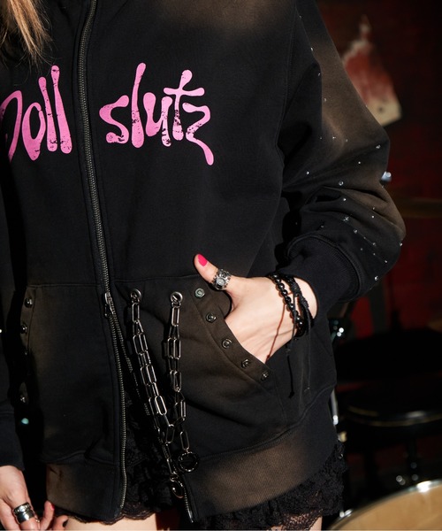 dollslutz(ドルズラッツ)の「【dollslutz】silver metallic over zip hoodie / 【ドルズラッツ】シルバーメタリックオーバージップフーディー(パーカー・レディース・ピンク/レオパード/ブラック・FREE)」の6枚目の写真