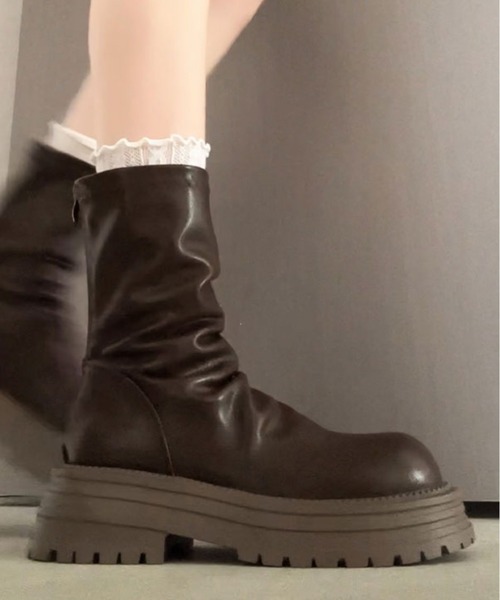 Nia（ニア）の「Nia(ニア)/厚底　バッグジップアップ　シンプルショートブーツ（ブーツ・レディース・ブラウン/ブラック・38/36）」の6枚目の写真