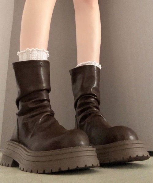 Nia（ニア）の「Nia(ニア)/厚底　バッグジップアップ　シンプルショートブーツ（ブーツ・レディース・ブラウン/ブラック・38/36）」の7枚目の写真