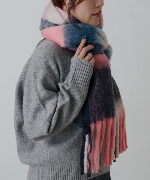 COLONY 2139（コロニートゥーワンスリーナイン）の「チェックフェイクウールマフラー（マフラー・レディース・イエロー/グリーン/ピンク/グレー・FREE）」の14枚目の写真