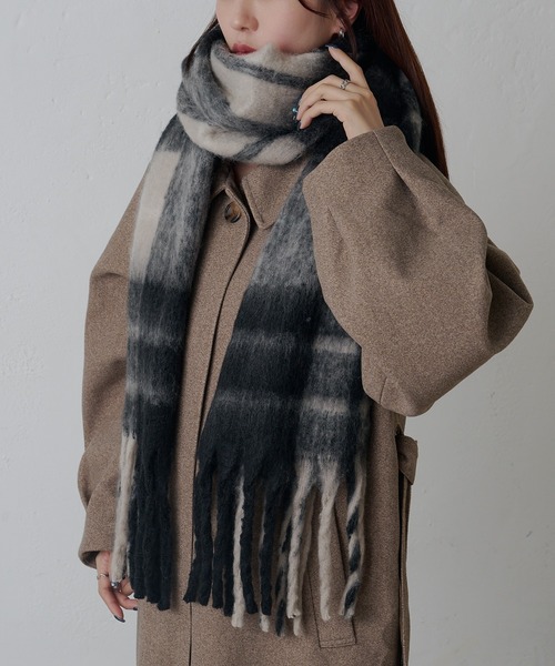 COLONY 2139（コロニートゥーワンスリーナイン）の「チェックフェイクウールマフラー（マフラー・レディース・イエロー/グリーン/ピンク/グレー・FREE）」の7枚目の写真