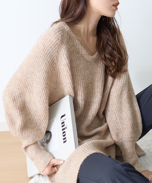 ReDial(リダイアル)の「ルーズスリーブVネックニット(ニット/セーター・レディース・ベージュ/ブルー・M/L)」の13枚目の写真