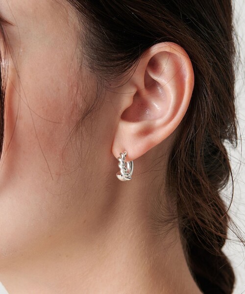 BEAUTY&YOUTH UNITED ARROWS（ビューティーアンドユースユナイテッドアローズ）の「ロープ×パイプ フープピアス（ピアス（両耳用）・レディース・シルバー/ゴールド・FREE）」の2枚目の写真