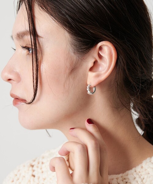 BEAUTY&YOUTH UNITED ARROWS（ビューティーアンドユースユナイテッドアローズ）の「ロープ×パイプ フープピアス（ピアス（両耳用）・レディース・シルバー/ゴールド・FREE）」の3枚目の写真