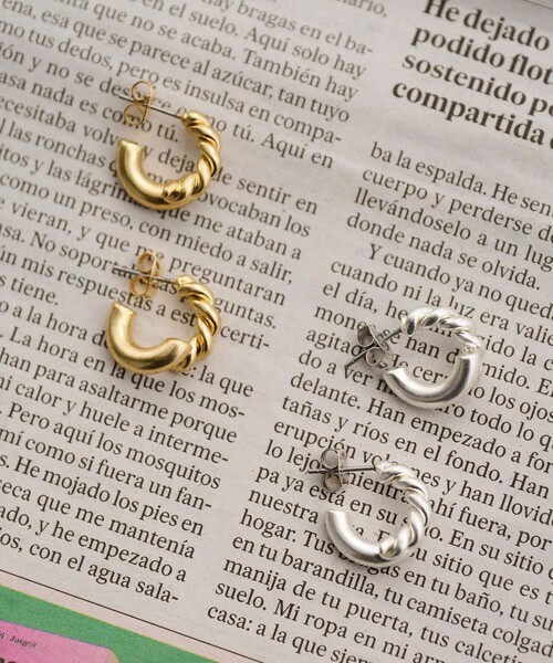 BEAUTY&YOUTH UNITED ARROWS（ビューティーアンドユースユナイテッドアローズ）の「ロープ×パイプ フープピアス（ピアス（両耳用）・レディース・シルバー/ゴールド・FREE）」の4枚目の写真
