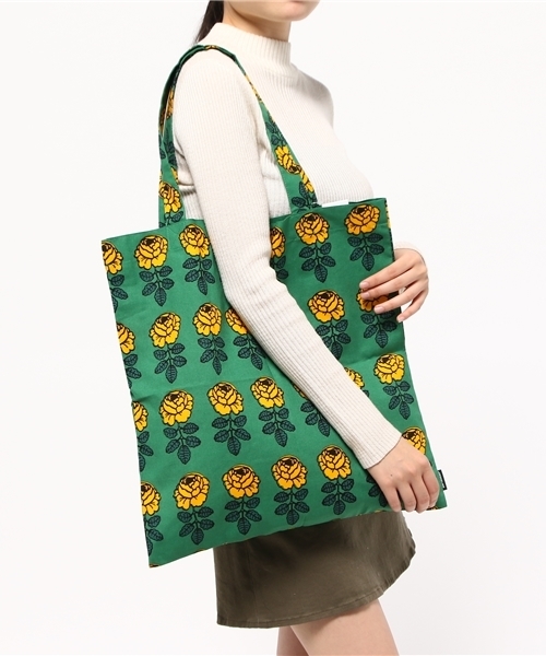 marimekko（マリメッコ）の「marimeko / vihkiruusu トートバッグ（トートバッグ・レディース・オレンジ/グリーン・ONE SIZE）」の3枚目の写真