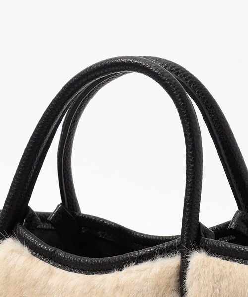 TOMORROWLAND （トゥモローランド）の「TOMORROWLAND フェイクファー トートバッグ（トートバッグ・レディース・ダークブラウン/ライトベージュ・FREE）」の7枚目の写真