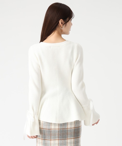 31 Sons de mode（トランテアン　ソン　ドゥ　モード）の「2025秋冬新作 袖リボンベロアペプラムニット（ニット/セーター・レディース・ピンク/ブルー/オフホワイト・ﾌﾘ-）」の13枚目の写真