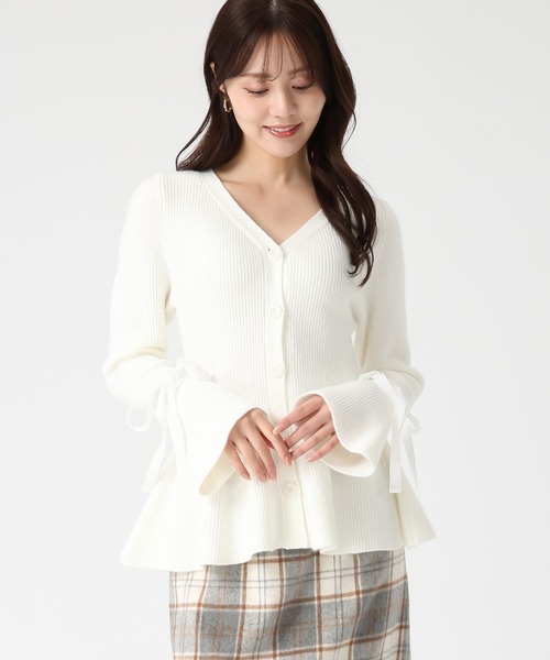 31 Sons de mode（トランテアン　ソン　ドゥ　モード）の「2025秋冬新作 袖リボンベロアペプラムニット（ニット/セーター・レディース・ピンク/ブルー/オフホワイト・ﾌﾘ-）」の11枚目の写真