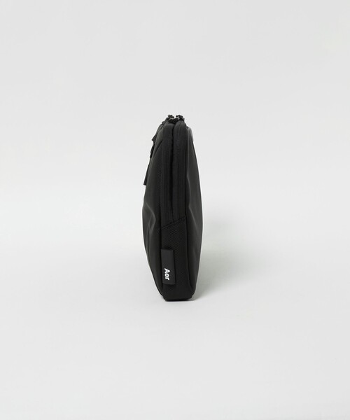 Aer（エアー）の「＜Aer＞TECH FOLIO 13 PC スリーブ（ビジネスバッグ・メンズ・ブラック・FREE）」の4枚目の写真