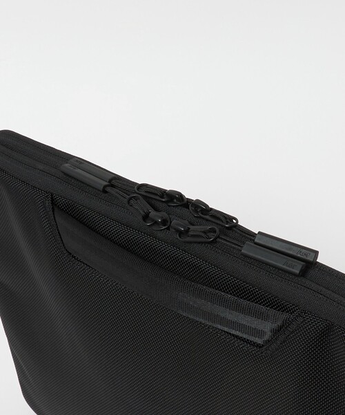 Aer（エアー）の「＜Aer＞TECH FOLIO 13 PC スリーブ（ビジネスバッグ・メンズ・ブラック・FREE）」の7枚目の写真