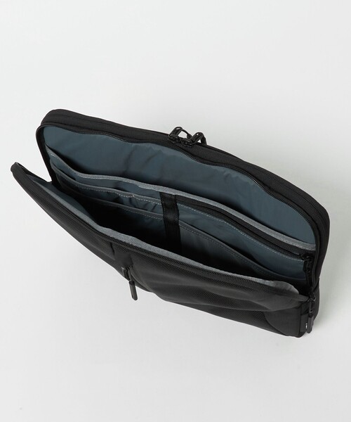 Aer（エアー）の「＜Aer＞TECH FOLIO 13 PC スリーブ（ビジネスバッグ・メンズ・ブラック・FREE）」の9枚目の写真