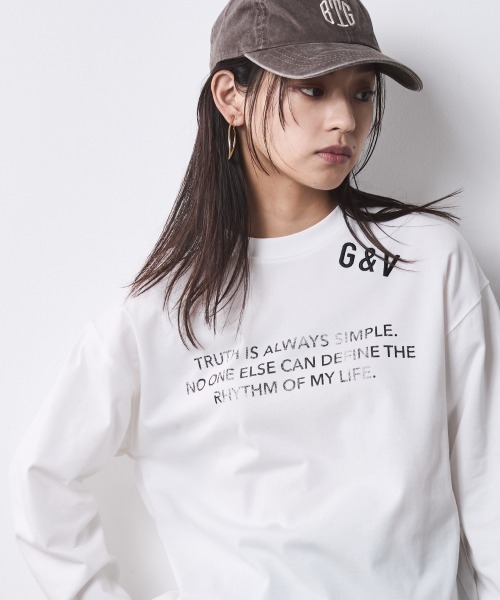 CHIC STYLE(シックスタイル)の「ロゴプリントTシャツ<大きいサイズ有>シックスタイル(Tシャツ/カットソー・レディース・ブラック/オフホワイト・5L/4L/3L/LL/L/M)」の1枚目の写真