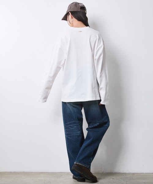 CHIC STYLE(シックスタイル)の「ロゴプリントTシャツ<大きいサイズ有>シックスタイル(Tシャツ/カットソー・レディース・ブラック/オフホワイト・5L/4L/3L/LL/L/M)」の3枚目の写真