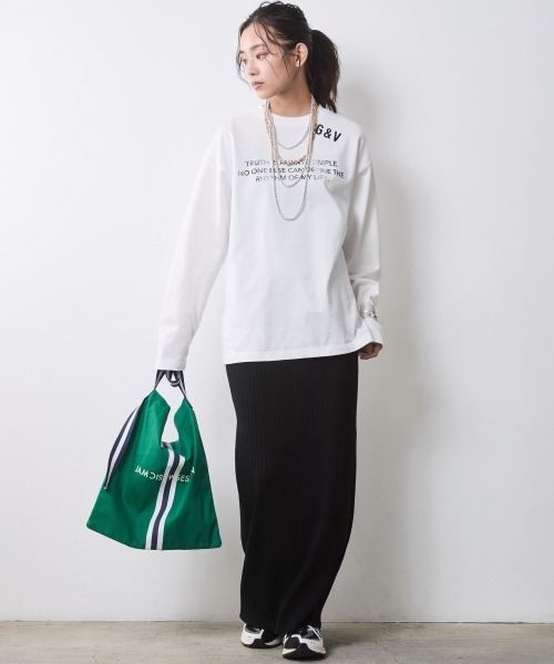CHIC STYLE(シックスタイル)の「ロゴプリントTシャツ<大きいサイズ有>シックスタイル(Tシャツ/カットソー・レディース・ブラック/オフホワイト・5L/4L/3L/LL/L/M)」の4枚目の写真