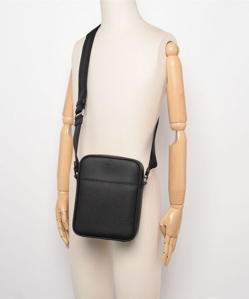 BOSS(ボス)の「BOSS New Crosstown WI_NS reporter bag ボス ニュー クロスタウン レポーターバッグ(ショルダーバッグ・メンズ・ブラック・FREE)」の5枚目の写真