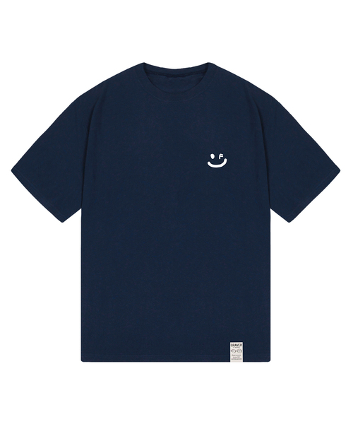 GRAVER（グレーバー）の「[ユニセックス]スモールドローイングスマイル半袖Tシャツ_3カラー（Tシャツ/カットソー・レディース・ホワイト/ブラック/ネイビー/ホワイト系その他2/ホワイト系/ネイビー系・SMALL/MEDIUM/LARGE/X-LARGE）」の5枚目の写真