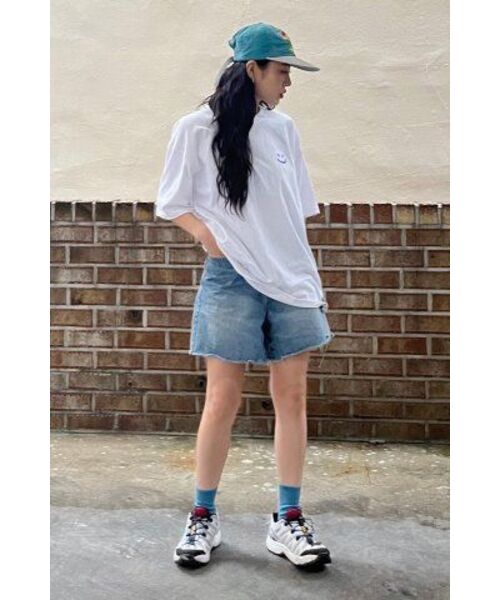 GRAVER（グレーバー）の「[ユニセックス]スモールドローイングスマイル半袖Tシャツ_3カラー（Tシャツ/カットソー・レディース・ホワイト/ブラック/ネイビー/ホワイト系その他2/ホワイト系/ネイビー系・SMALL/MEDIUM/LARGE/X-LARGE）」の8枚目の写真
