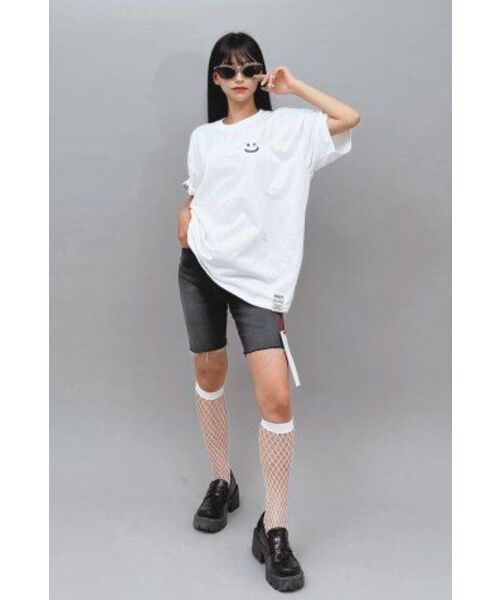 GRAVER（グレーバー）の「[ユニセックス]スモールドローイングスマイル半袖Tシャツ_3カラー（Tシャツ/カットソー・レディース・ホワイト/ブラック/ネイビー/ホワイト系その他2/ホワイト系/ネイビー系・SMALL/MEDIUM/LARGE/X-LARGE）」の10枚目の写真