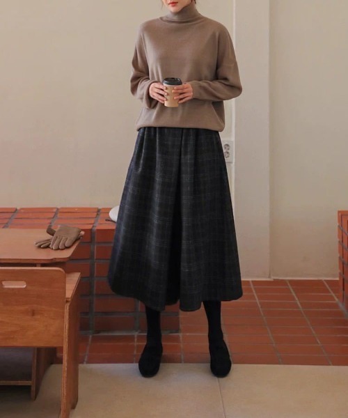 SallyLunn(サリーラン)の「ミディ丈ワイドチェックパンツ(その他パンツ・レディース・ブラック・LARGE/MEDIUM)」の3枚目の写真