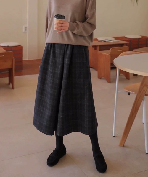 SallyLunn(サリーラン)の「ミディ丈ワイドチェックパンツ(その他パンツ・レディース・ブラック・LARGE/MEDIUM)」の4枚目の写真
