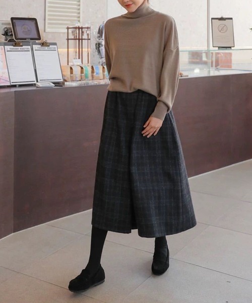 SallyLunn(サリーラン)の「ミディ丈ワイドチェックパンツ(その他パンツ・レディース・ブラック・LARGE/MEDIUM)」の5枚目の写真