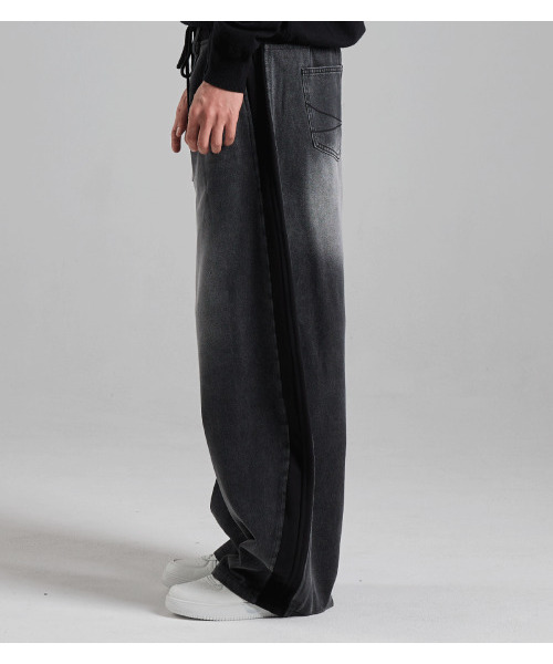 BUTTON SEOUL(ボタンソウル)の「デニムミックススウェットパンツ(ブラック)(その他パンツ・メンズ・その他・LARGE/X-LARGE/MEDIUM)」の4枚目の写真