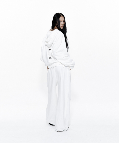 KASHIKO(カシコ)の「Zenu Hoodie White(パーカー・レディース・その他・FREE)」の7枚目の写真