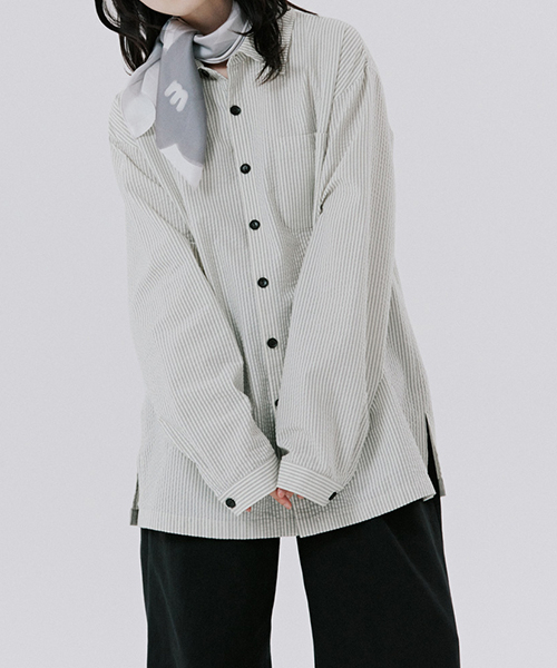 MALEN(マレン)の「ユニセックスストライプシャツネイビー(シャツ/ブラウス・メンズ・その他・MEDIUM/LARGE/X-LARGE)」の2枚目の写真