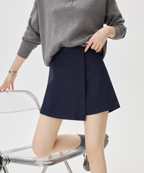 by LEGNA(バイレグナ)の「コーデュロイハイウエストスカートショートパンツ(その他パンツ・レディース・ネイビー/ブラウン/ブラック・SMALL/MEDIUM/LARGE/X-LARGE)」の3枚目の写真