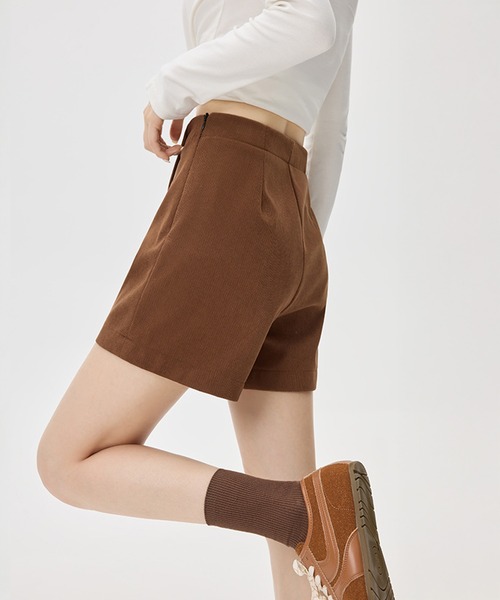by LEGNA(バイレグナ)の「コーデュロイハイウエストスカートショートパンツ(その他パンツ・レディース・ネイビー/ブラウン/ブラック・SMALL/MEDIUM/LARGE/X-LARGE)」の1枚目の写真