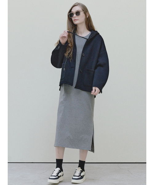 AVANT-G（アバン）の「Dart Sleeve Logo Long Dress - charcoal（ワンピース・レディース・その他・FREE）」の2枚目の写真