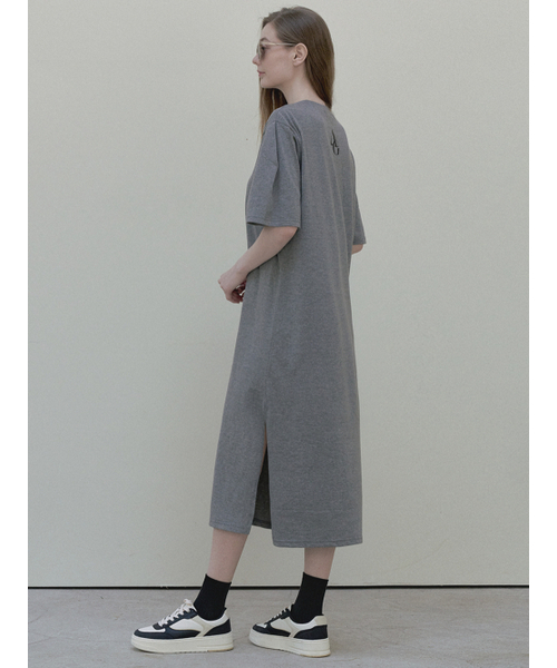 AVANT-G（アバン）の「Dart Sleeve Logo Long Dress - charcoal（ワンピース・レディース・その他・FREE）」の6枚目の写真