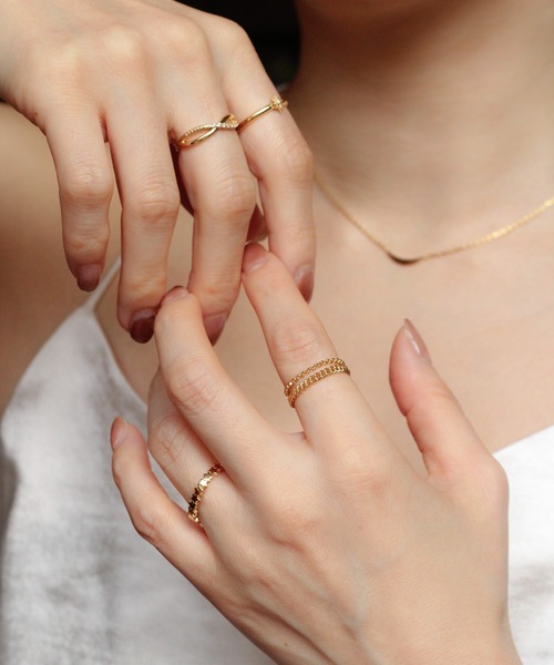 NOIR DE POUPEE（ノワールドプーペ）の「【WEB限定】K18vermeil ホワイトトパーズクロスリング（リング・レディース・ゴールド・#11/#13/#15）」の4枚目の写真